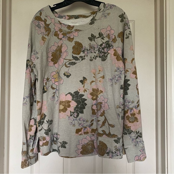 Maurices size medium floral crewneck - Picture 1 of 7
